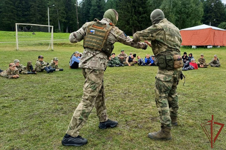 В Сибирском округе Росгвардии продолжаются мероприятия всероссийской ведомственной акции «Каникулы с Росгвардией»