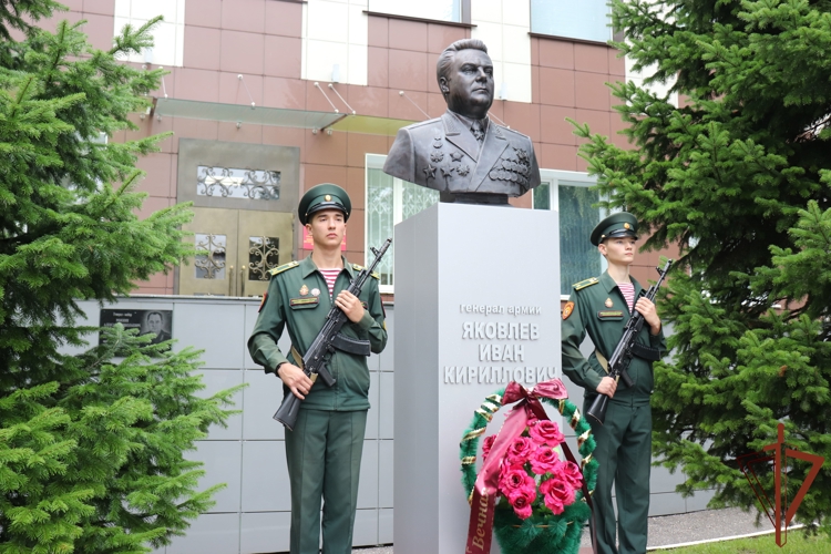 В Новосибирском военном институте Росгвардии прошли мероприятия, приуроченные ко Дню рождения генерала армии Ивана Кирилловича Яковлева