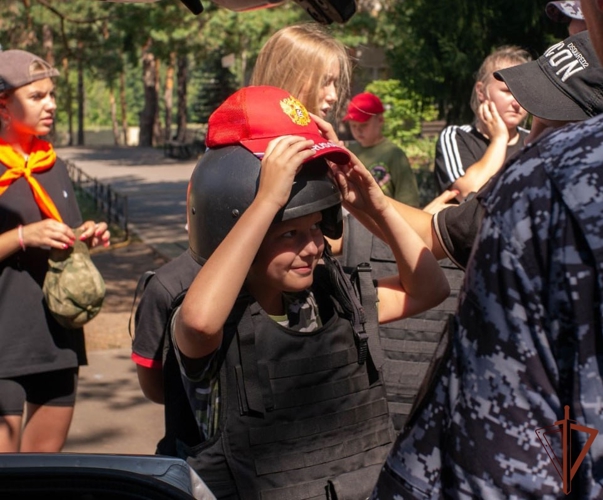 Акция «Каникулы с Росгвардией» продолжается в Центральном округе