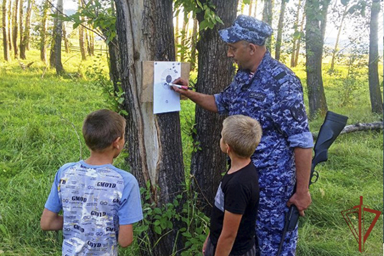 Летняя акция «Каникулы с Росгвардией» продолжается  в Восточном округе  