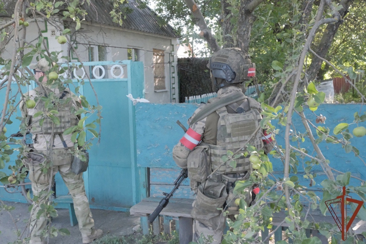 Росгвардейцы задержали 15 подозреваемых в пособничестве ВСУ в ДНР (видео)