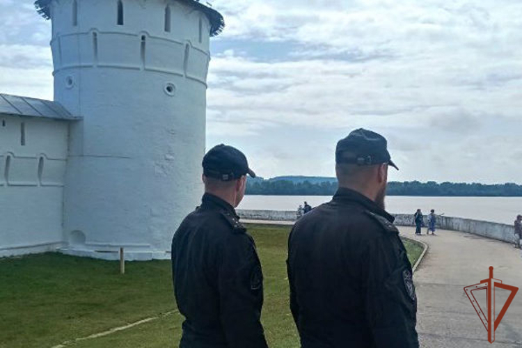 Безопасность религиозных мероприятий обеспечили росгвардейцы в Нижегородской области