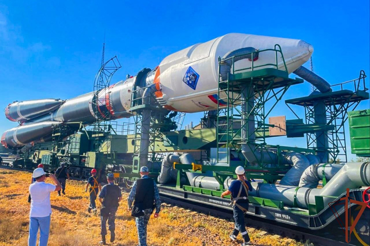Росгвардейцы обеспечили безопасность транспортировки ракеты-носителя «Союз-2.1а» на космодроме «Байконур» (видео)