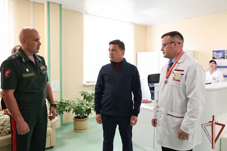 Военные врачи Главного госпиталя Росгвардии отмечены почетными наградами Московской области