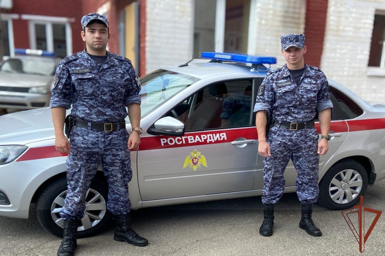На Кубани росгвардейцы уберегли женщину от необдуманного поступка