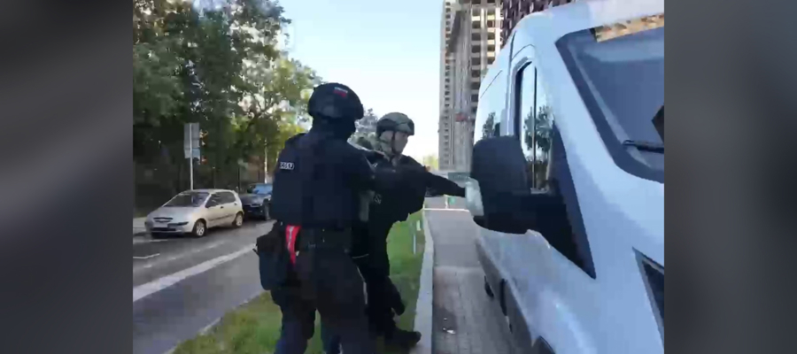 При содействии СОБР Росгвардии в Москве задержан подозреваемый в призывах к убийству военнослужащих и правоохранителей (видео)