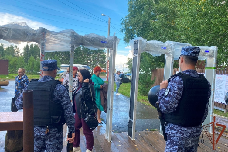 Росгвардейцы обеспечили безопасность масштабных культурных и патриотических мероприятий в Сибири