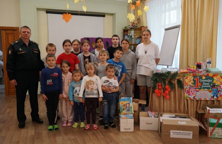 Сотрудники Росгвардии приняли участие в акции «Собери ребёнка в школу» в регионах Центральной России