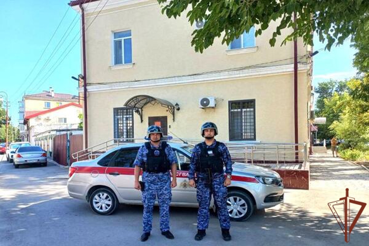 Росгвардейцы в Керчи оперативно отыскали потерявшегося ребенка 