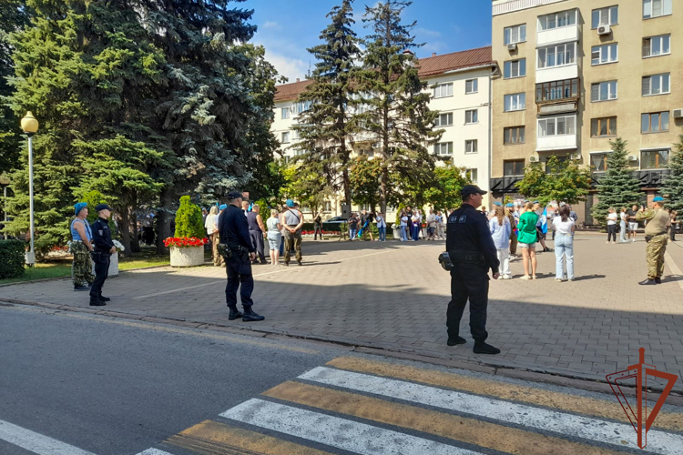 Безопасность массовых мероприятий в регионах Сибири обеспечили сотрудники Росгвардии  
