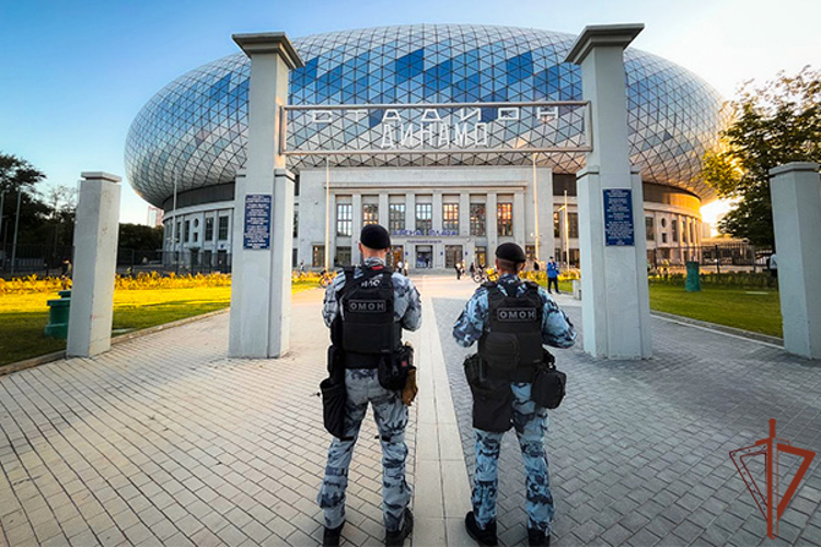 Общественную безопасность матчей Кубка России по футболу в Москве обеспечили росгвардейцы 