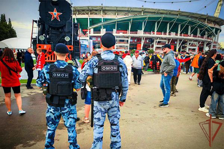 Росгвардия обеспечила охрану общественного порядка и безопасность на футбольных матчах в Москве  