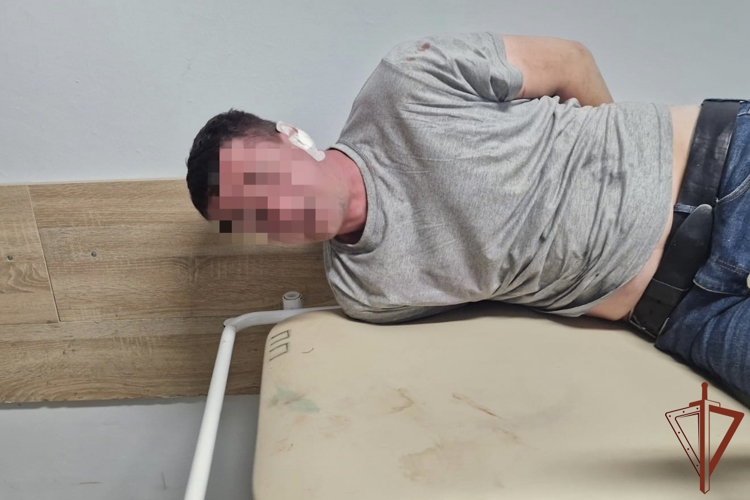 Сотрудники Росгвардии задержали в Санкт-Петербурге  хулигана, нанесшего телесные повреждения бригаде скорой помощи и охраннику больницы