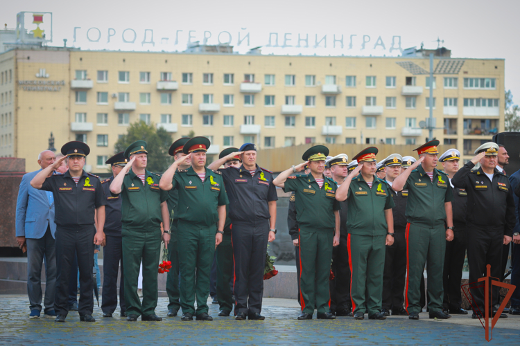 Представители Росгвардии в Санкт-Петербурге приняли участие в мероприятии, посвященном Дню окончания Ленинградской битвы