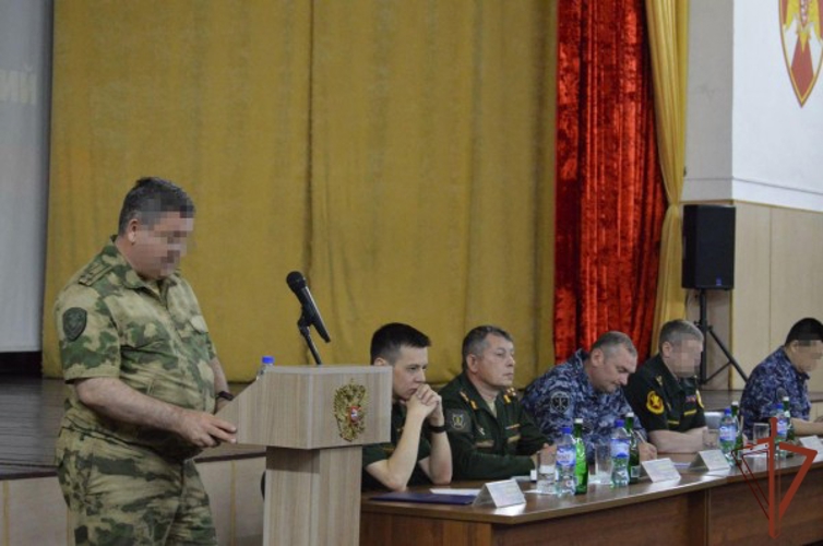 В Центральном округе Росгвардии прошел Единый день правовых знаний