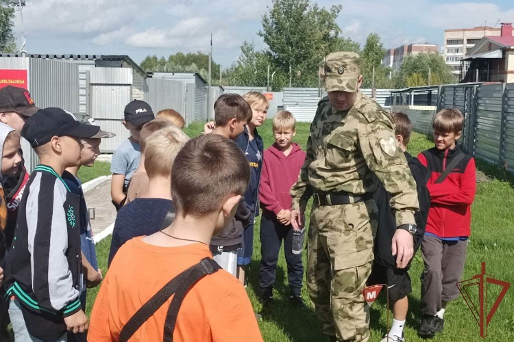 Акция «Каникулы с Росгвардией» продолжается в Сибирском федеральном округе 