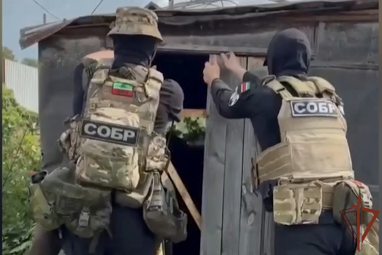 В Татарстане при силовой поддержке СОБР Росгвардии ликвидирована подпольная лаборатория по производству наркотических средств