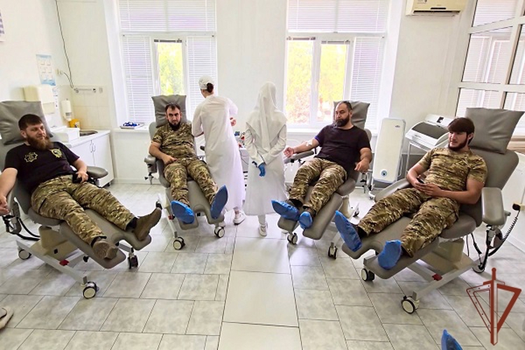 В донорской акции «От сердца к сердцу» приняли участие росгвардейцы из Грозного  