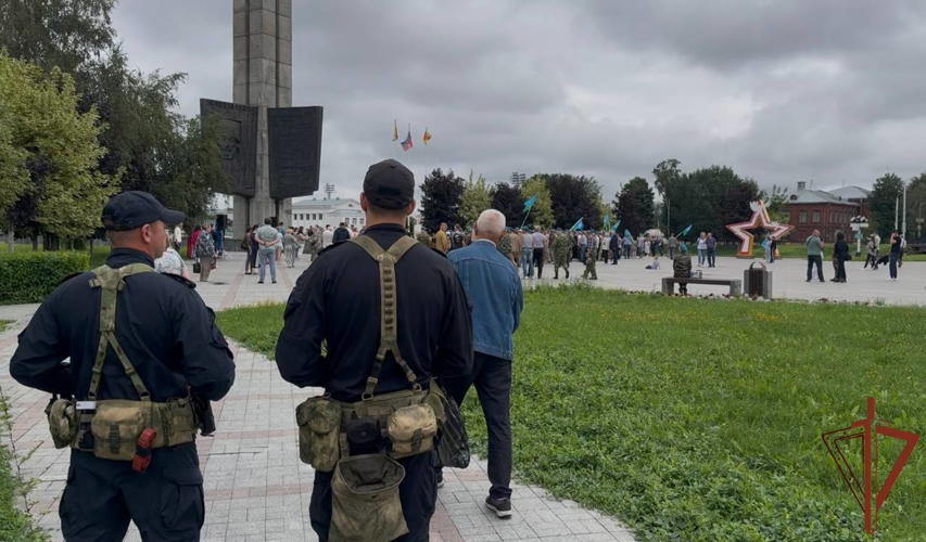 Росгвардия обеспечила безопасность мероприятий, посвященных Дню Воздушно-десантных войск