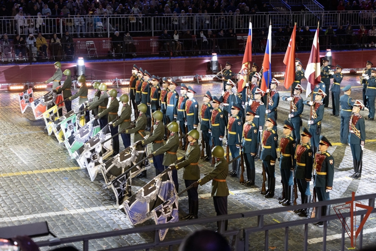 Военные музыканты Росгвардии выступили на открытии XVII Международного военно-музыкального фестиваля «Спасская башня»