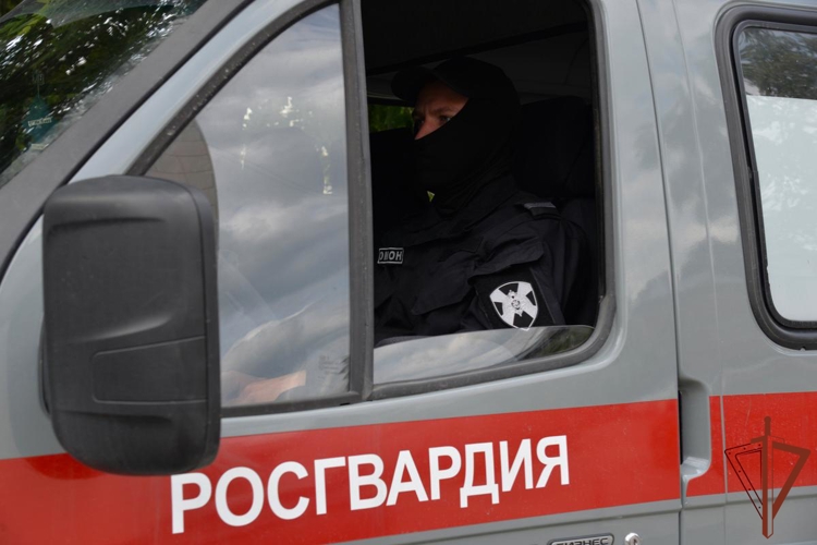 Взрывотехники ОМОН Росгвардии в Свердловской области обезвредили артиллерийский снаряд 