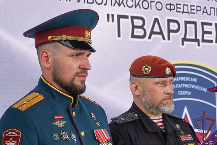 Герои России Александр Белоглазов и Никита Палазник приняли участие в открытии юнармейских сборов «Гвардеец» в Пензе