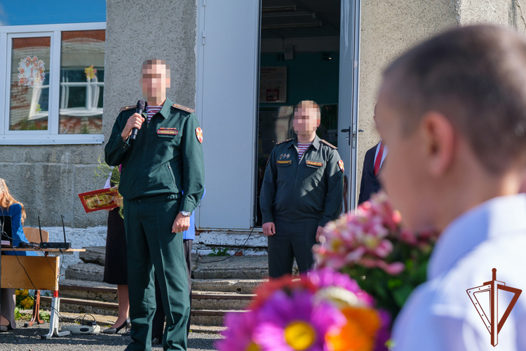 На Урале росгвардейцы и сотрудники военной контрразведки приняли участие в торжественных мероприятиях, посвященных Дню знаний