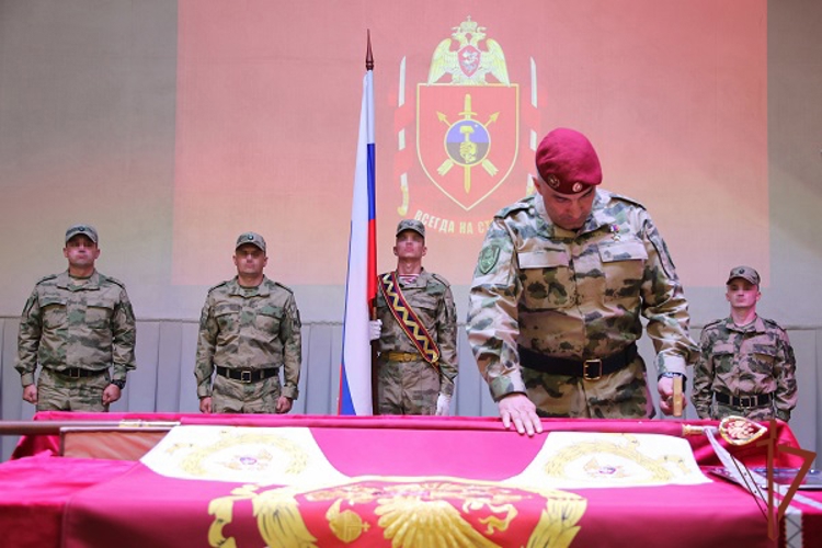 Боевое знамя вручили «стальной» бригаде Южного округа Росгвардии (видео)