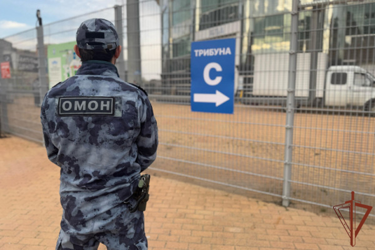 Росгвардейцы обеспечили правопорядок на футбольном матче РПЛ в Дагестане