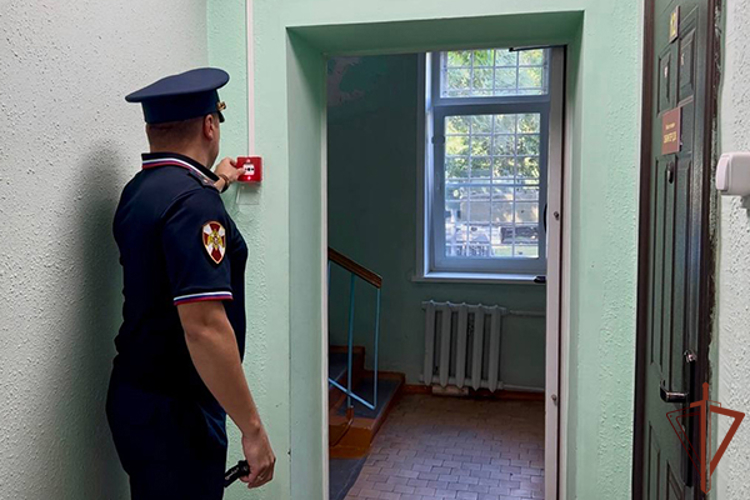 На Дальнем Востоке подразделения Росгвардии и МЧС провели совместные тренировки