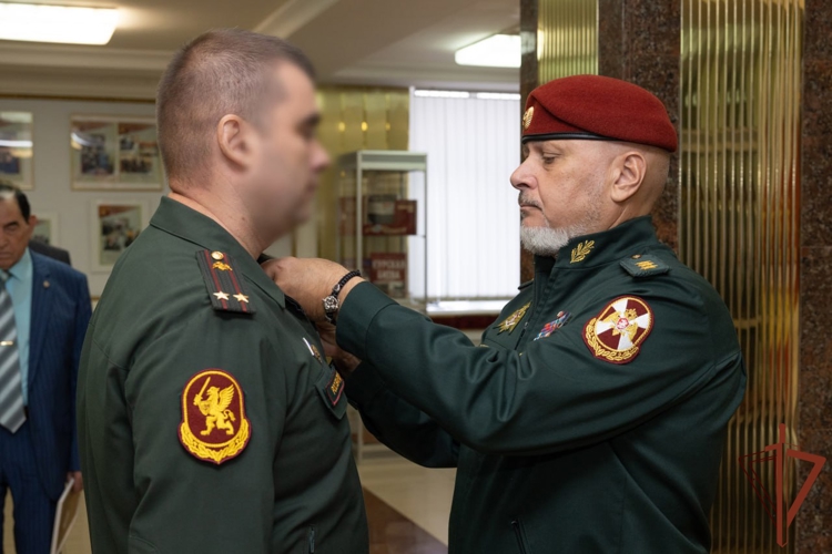 Генерал-полковник Алексей Воробьев вручил ведомственные награды военнослужащим и сотрудникам военно-политических органов Росгвардии (видео)