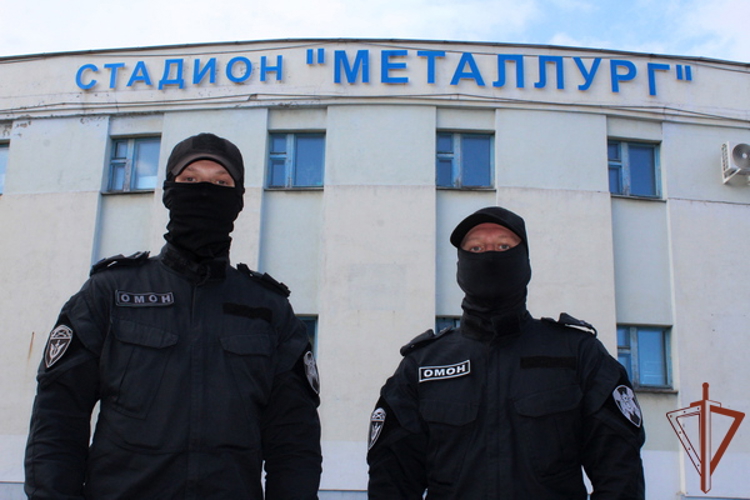 Росгвардейцы обеспечили безопасность футбольного матча в Череповце