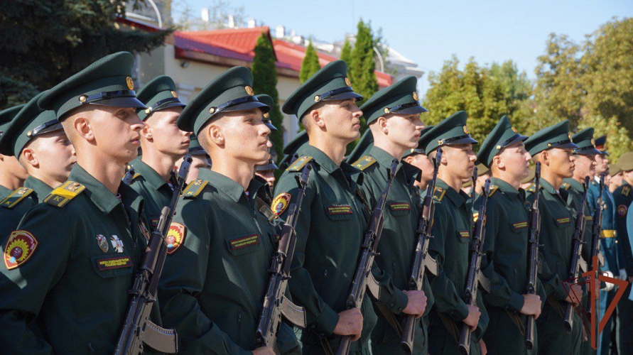 Курсанты военных институтов Росгвардии приняли военную присягу