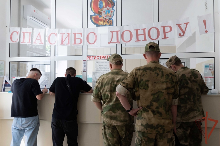 В ЛНР росгвардейцы стали донорами костного мозга