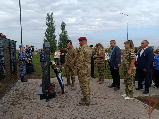 Мемориальный знак памяти воинов правопорядка и Росгвардии открыт в Алтайском крае