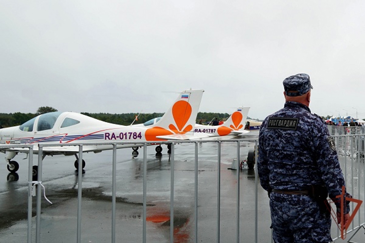 Безопасность проведения фестиваля «Крылья Сахалина» обеспечили росгвардейцы