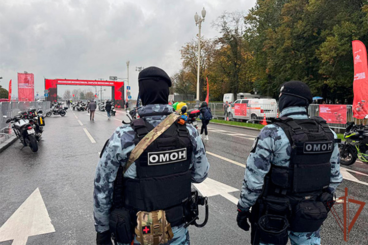 Росгвардейцы обеспечили безопасность футбольного матча и мотофестиваля  в Москве 