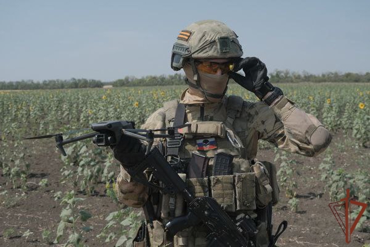 Росгвардейцы в ДНР сбили украинский беспилотник, начинённый поражающими элементами (видео)