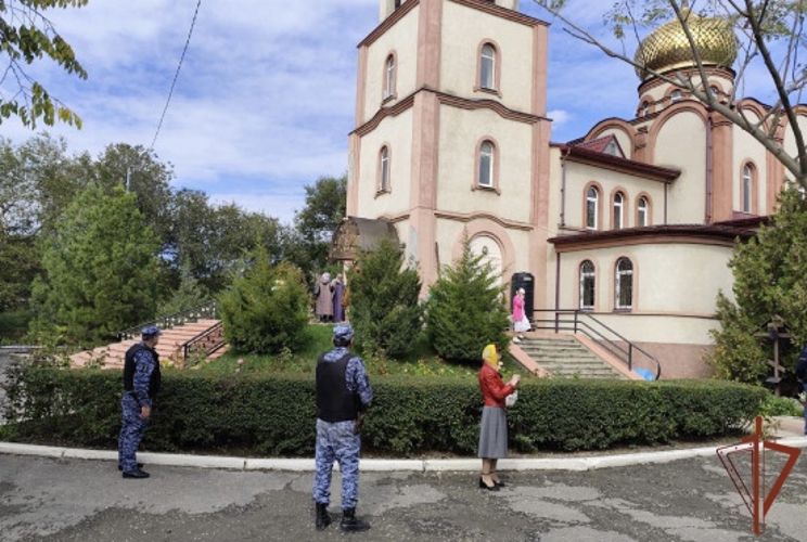 Росгвардейцы обеспечили безопасность проведения  Крестного хода в Дагестане