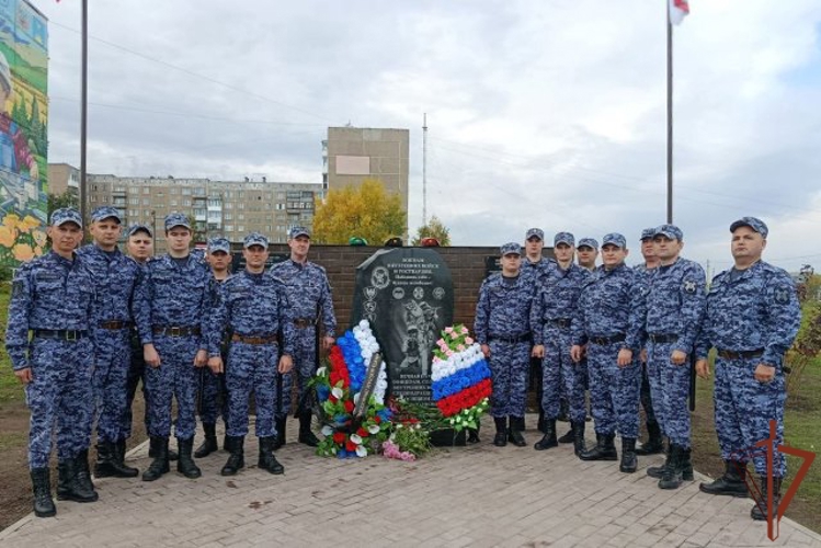 Мемориальный знак памяти воинов правопорядка и Росгвардии открыт в Алтайском крае