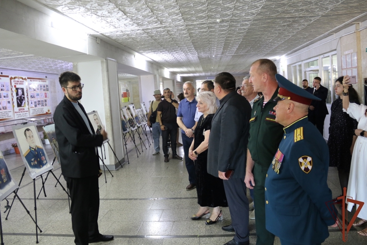 Мемориальная доска и «Парта Героя» памяти Героя России Марата Тибилова открыты в одной из школ Владикавказа