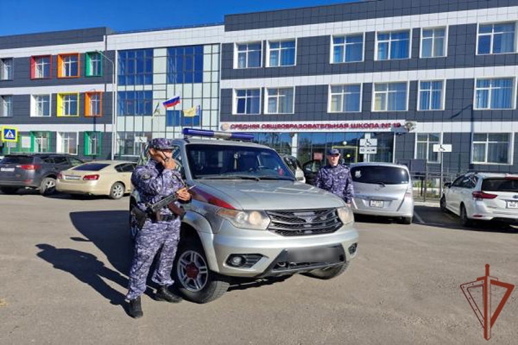 На Дальнем Востоке росгвардейцы приняли участие в мероприятиях, посвященных Дню знаний 