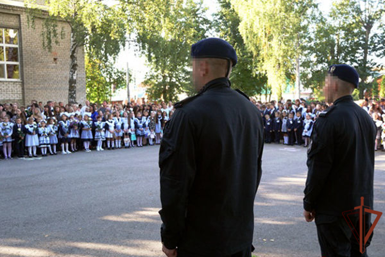 В Приволжье росгвардейцы приняли участие в мероприятиях ко Дню знаний