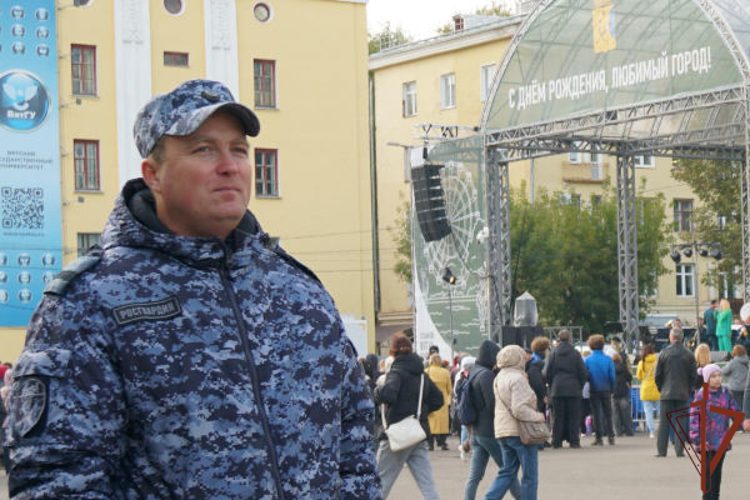 В Кирове росгвардейцы обеспечили общественный порядок во время празднования Дня города