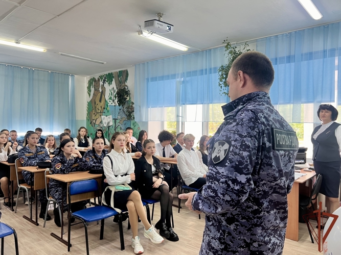 На Дальнем Востоке росгвардейцы приняли участие в мероприятиях, посвященных Дню знаний 