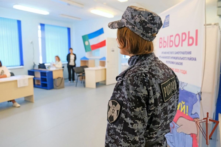 Росгвардия обеспечила безопасность проведения единого дня голосования в регионах Сибири