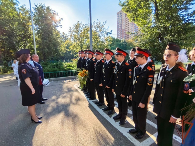 Росгвардейцы в регионах Центральной России поздравили школьников с Днем знаний