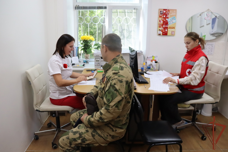 В Хабаровске сотрудник СОБР удостоен звания «Почетный донор России»