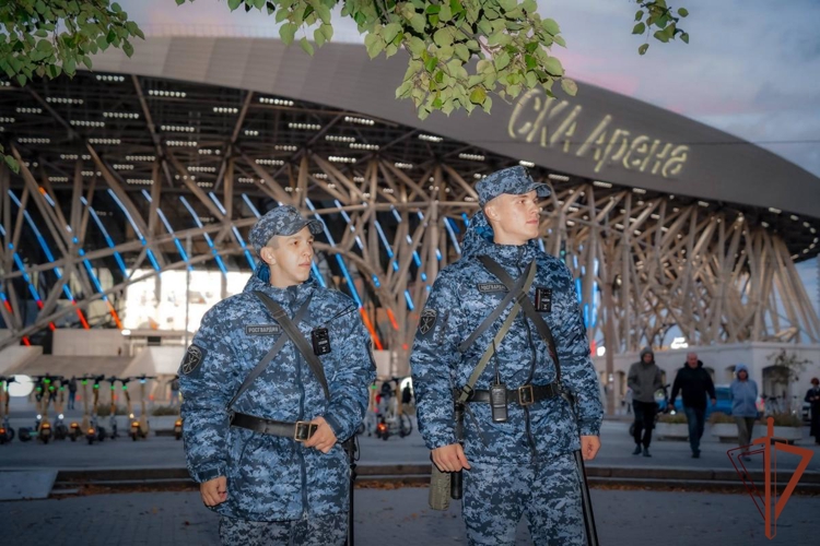В Санкт-Петербурге росгвардейцы обеспечили безопасность матча КХЛ