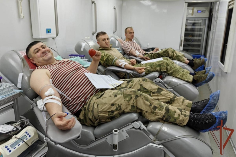 Росгвардейцы поддержали донорскую акцию «От сердца к сердцу» в Брянске